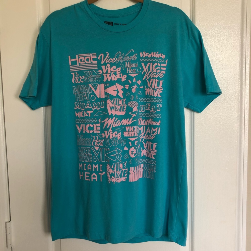 COURT CULTURE Miami Heat Miami Wave Tee Size L